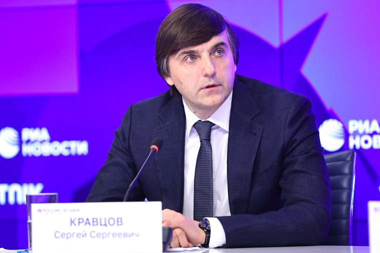 Сергей Кравцов: «Основной период ЕГЭ-2025 прошел на высоком организационном уровне и без серьезных нарушений» .